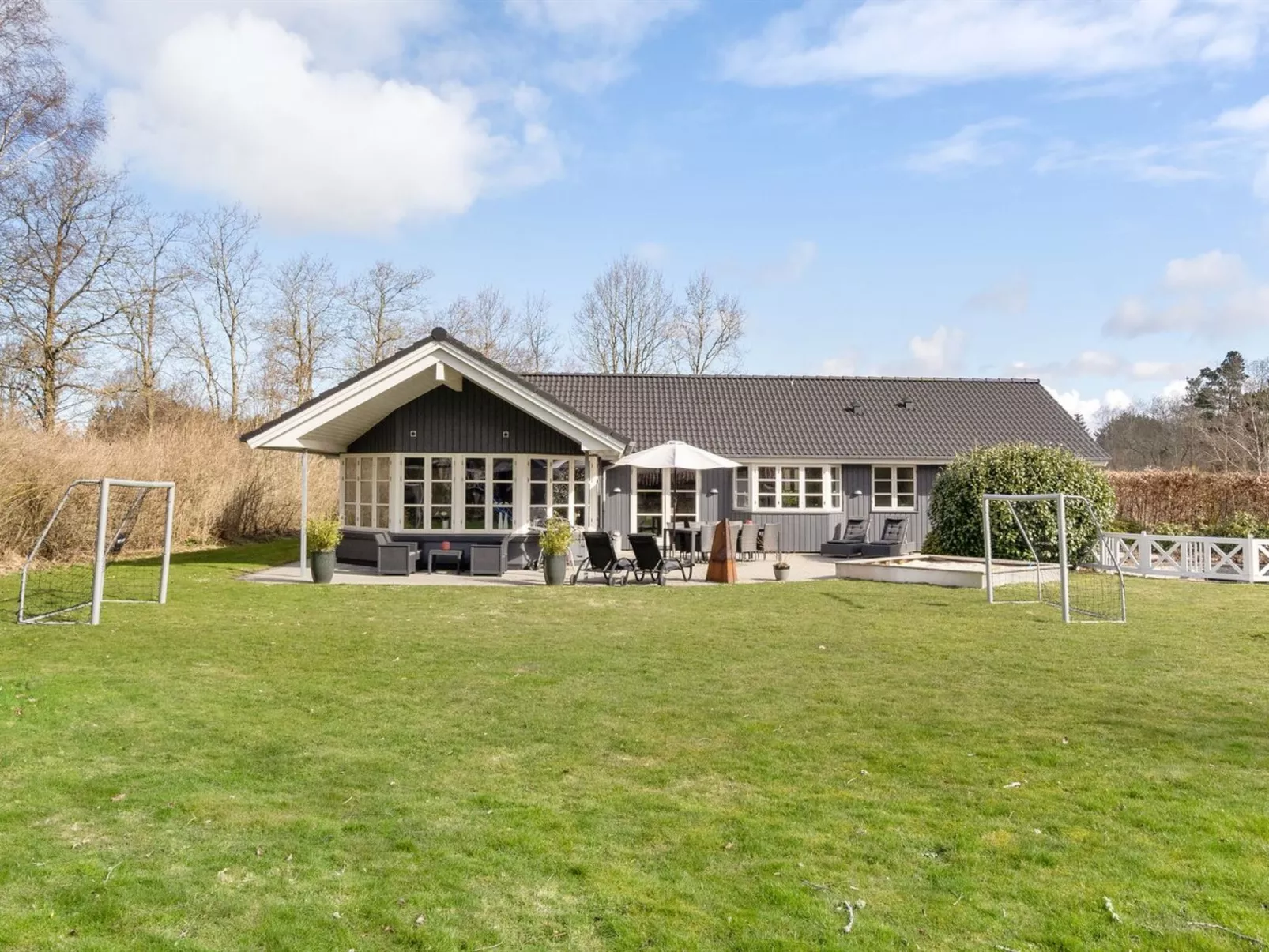 "Esben" - 11km from the sea-Buiten