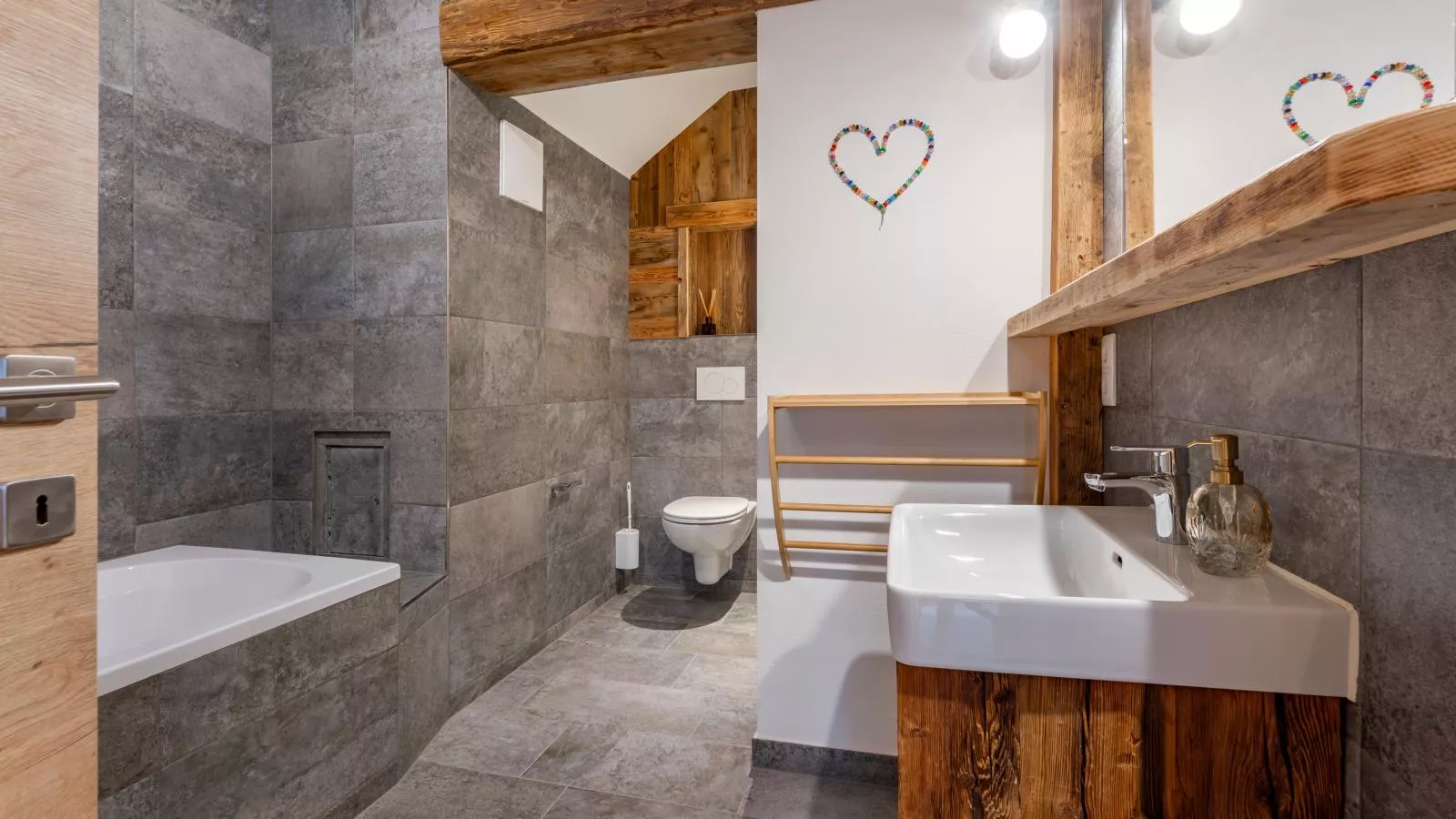 Tauernapart I und II-Badkamer