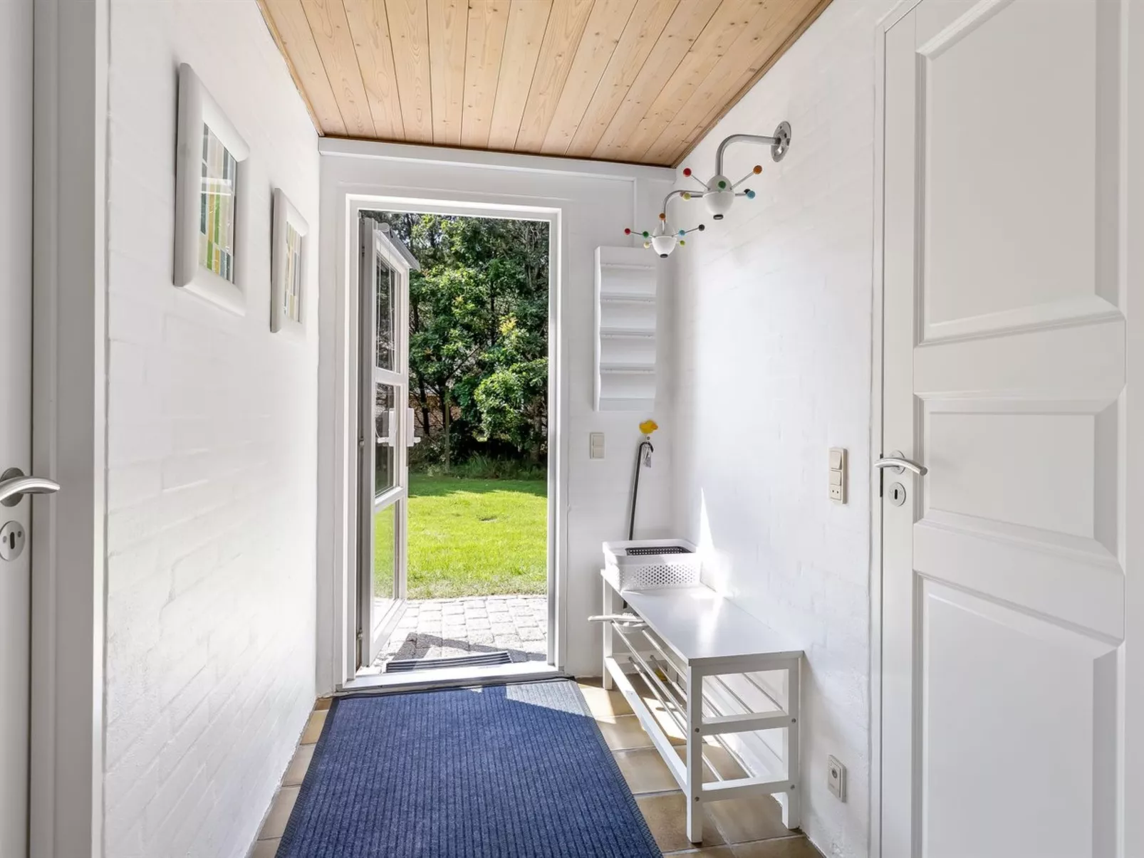 "Sondra" -  from the sea-Binnen