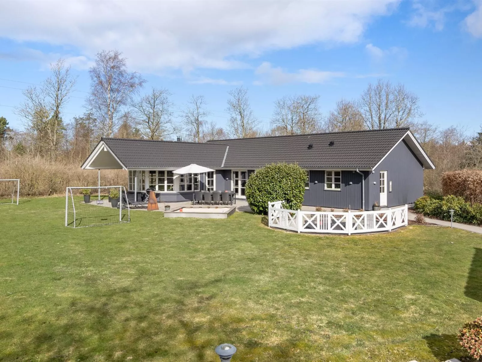 "Esben" - 11km from the sea-Buiten