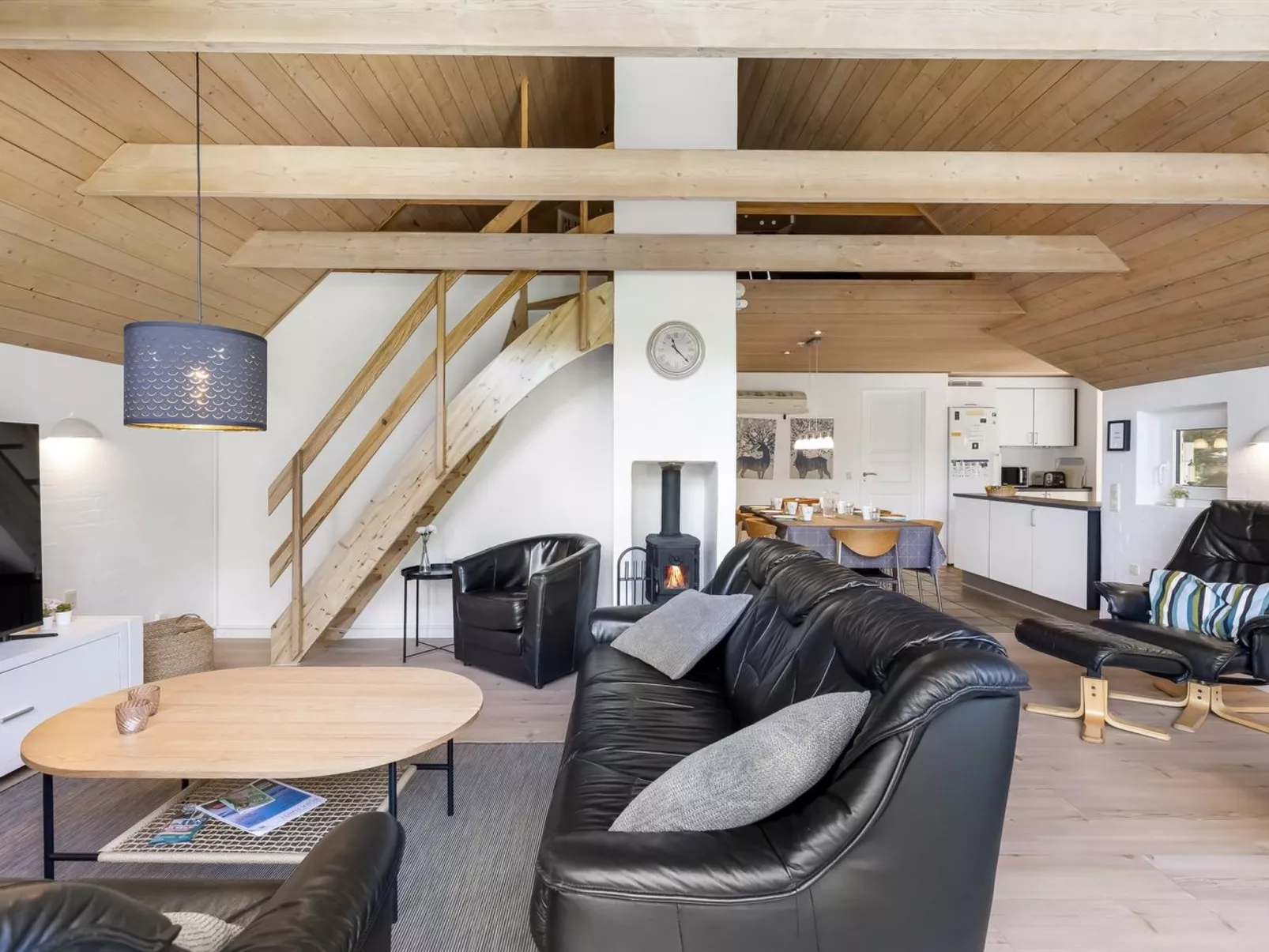 "Sondra" -  from the sea-Binnen