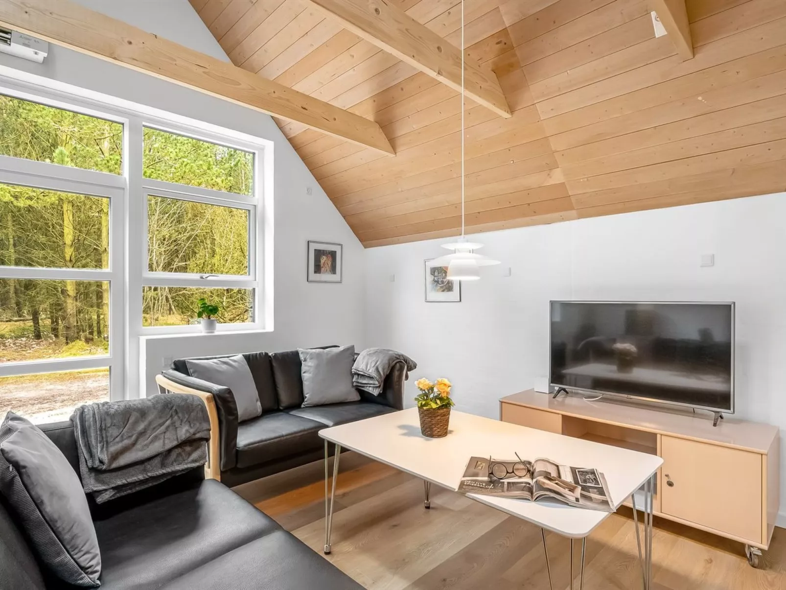 "Aivars" -  from the sea-Binnen