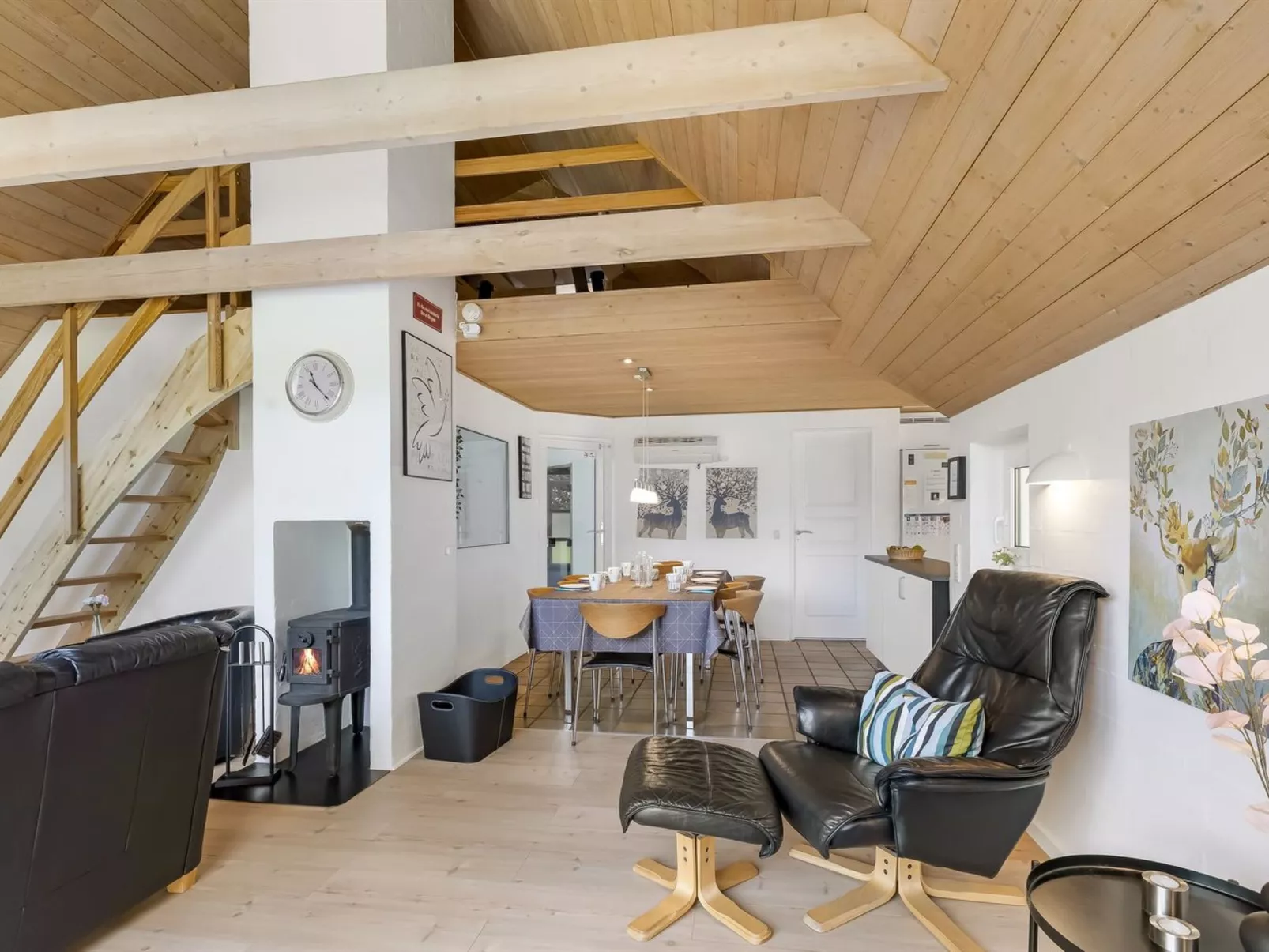 "Sondra" -  from the sea-Binnen