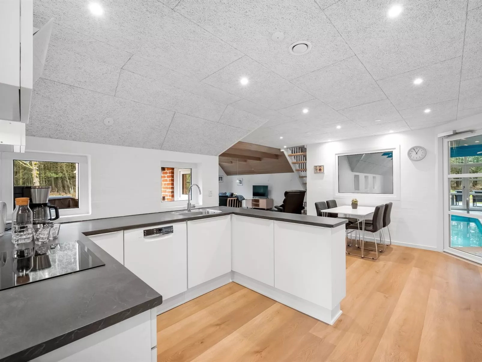 "Aivars" -  from the sea-Binnen