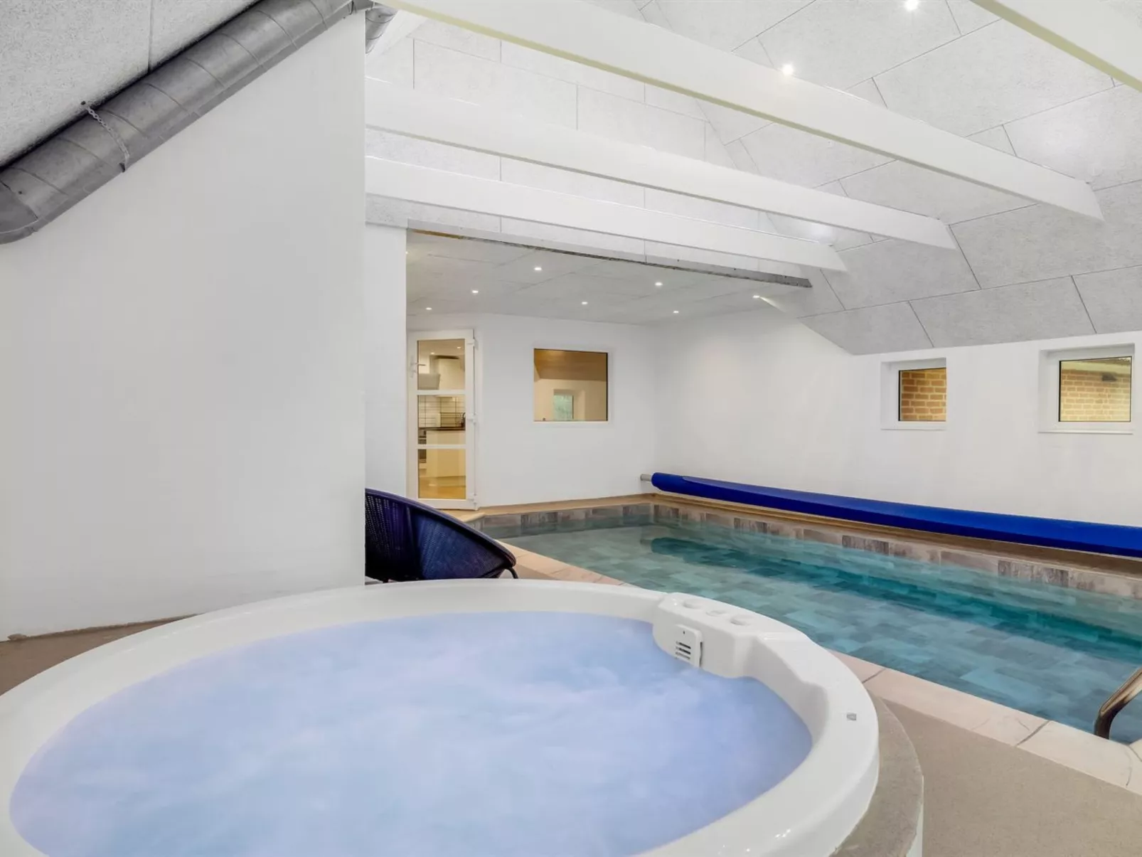 "Aivars" -  from the sea-Binnen