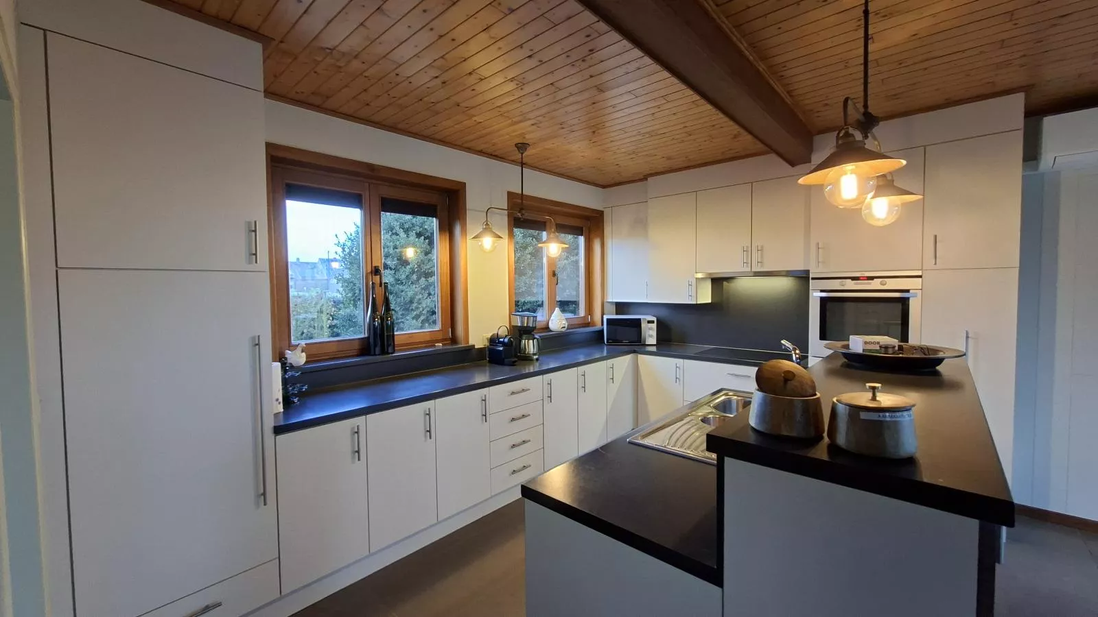 Villa ZweveZalig-Keuken