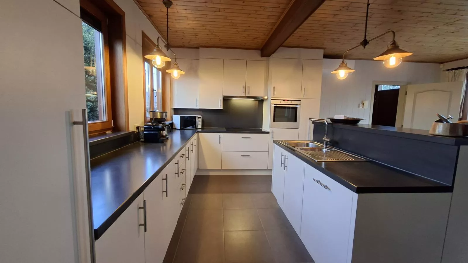 Villa ZweveZalig-Keuken