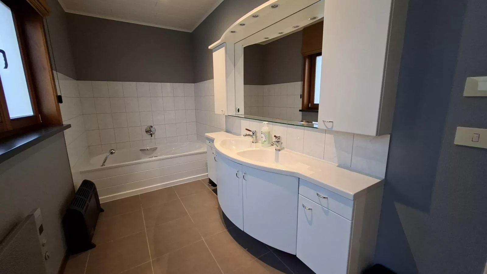 Villa ZweveZalig-Badkamer