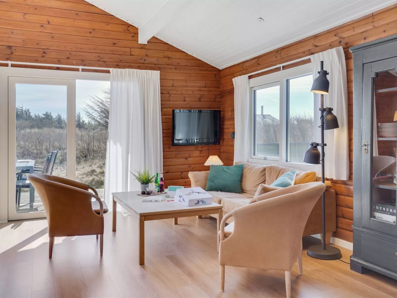 "Efra" - 400m from the sea-Binnen