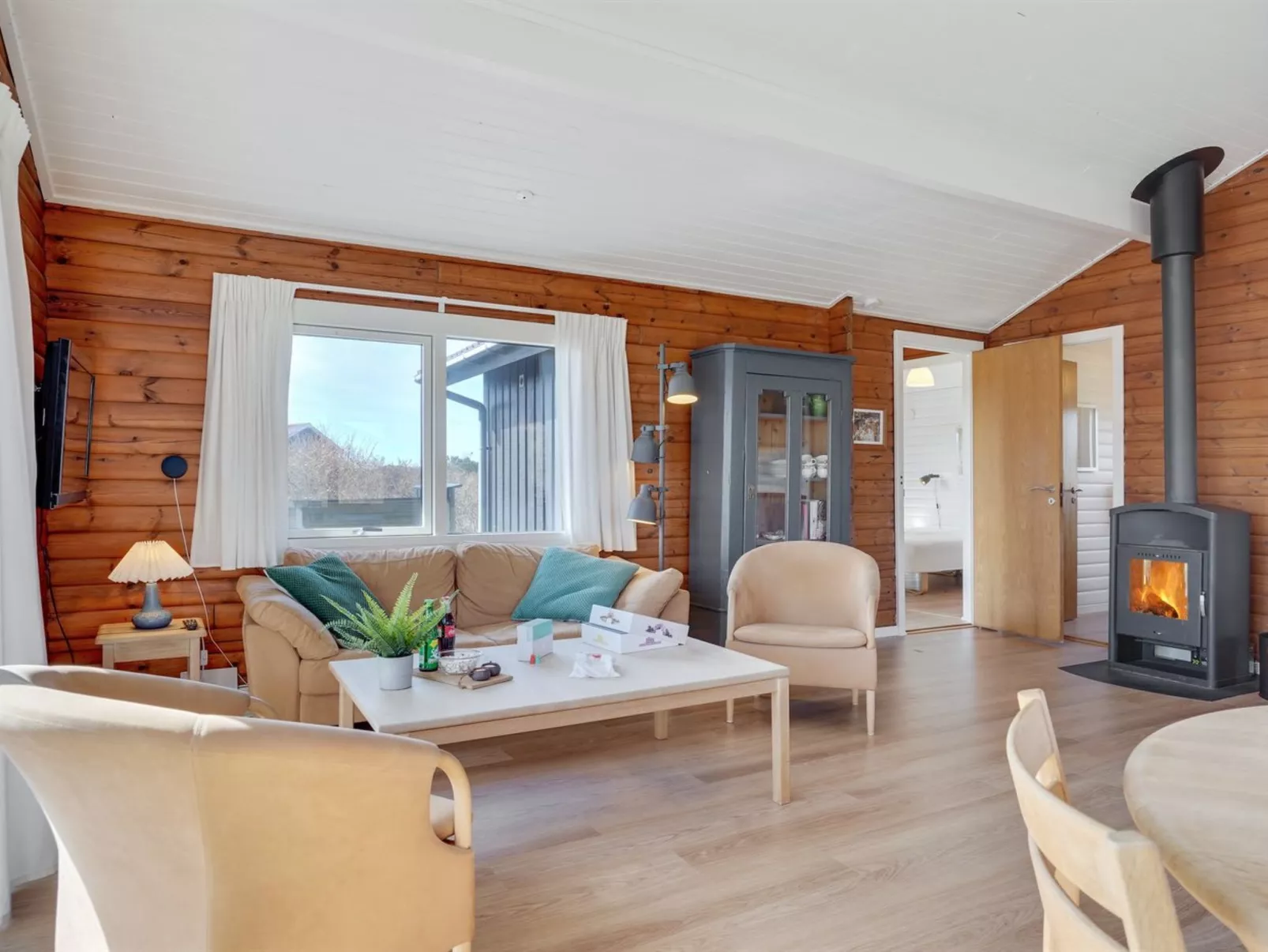 "Efra" - 400m from the sea-Binnen