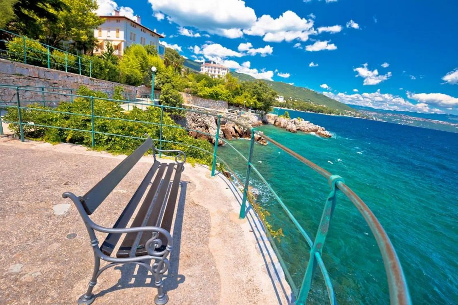 Aqua Maris Lovran - Two Bedroom Apartment with Balcony and Sea view-Sfeer