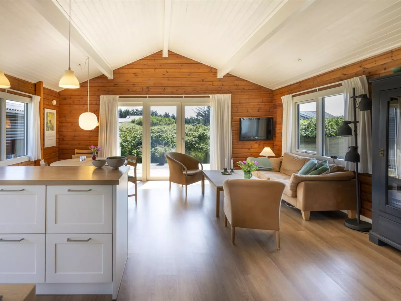 "Efra" - 400m from the sea-Binnen