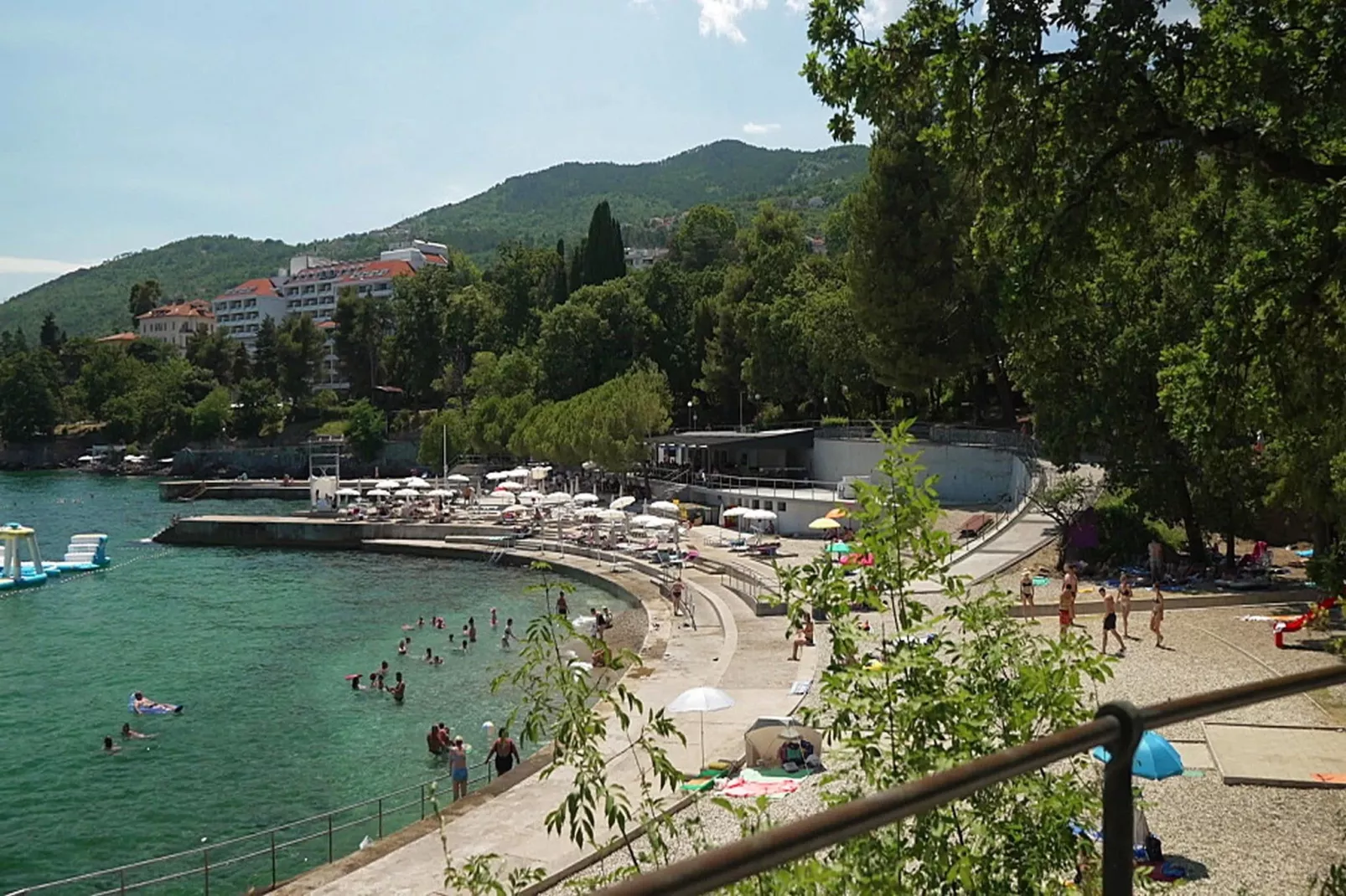 Aqua Maris Lovran - Two Bedroom Apartment with Balcony and Sea view-Sfeer