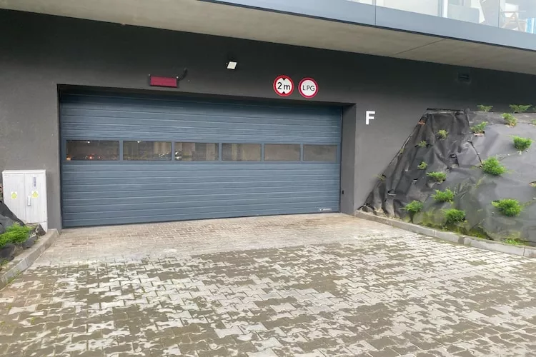 Apartament Spadochroniarzy Polskich 8b/12 Dziwnów-Buitenkant zomer