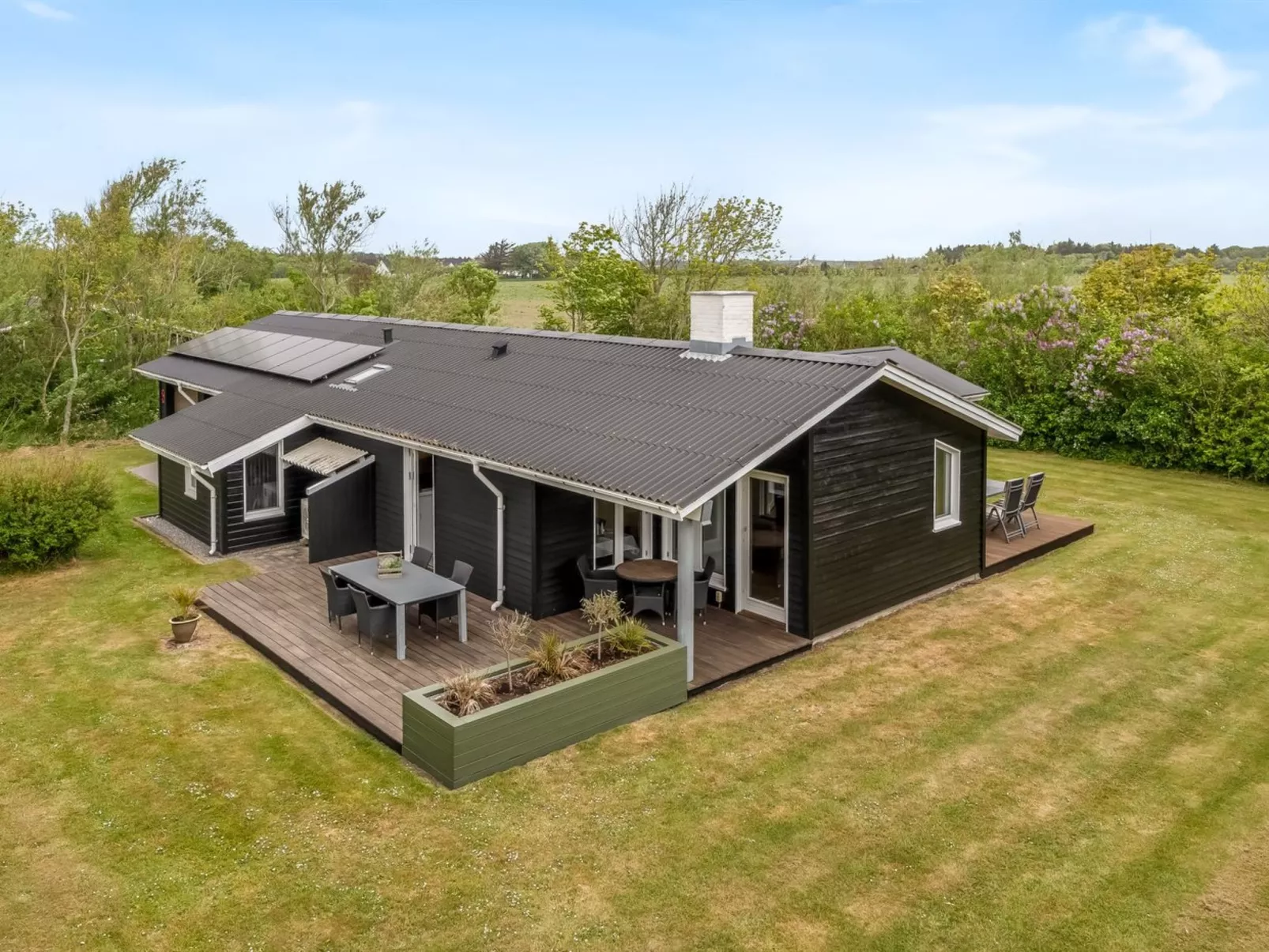 "Ensio" - 1.2km from the sea