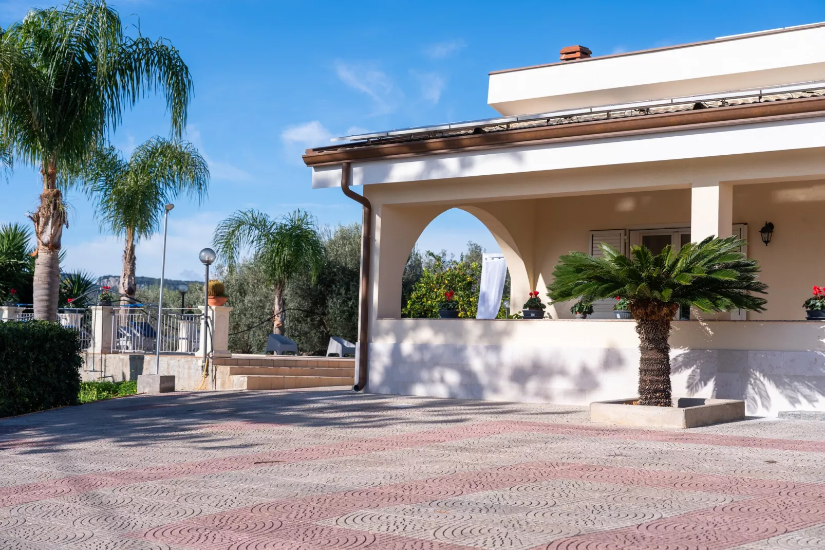 Villa Ninfa-Buitenkant zomer