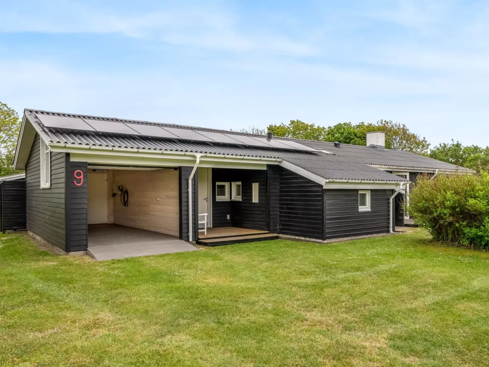 "Ensio" - 1.2km from the sea