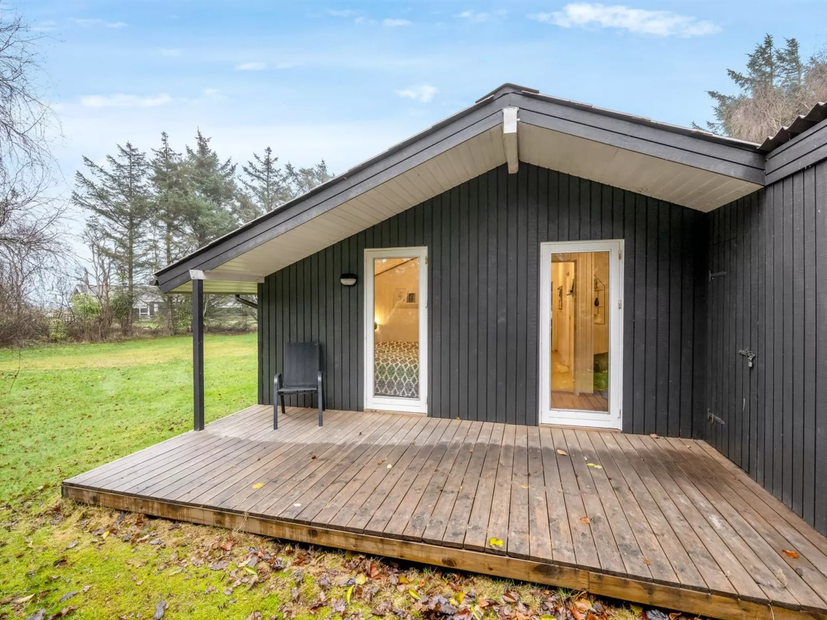 "Veera" -  from the sea-Buiten