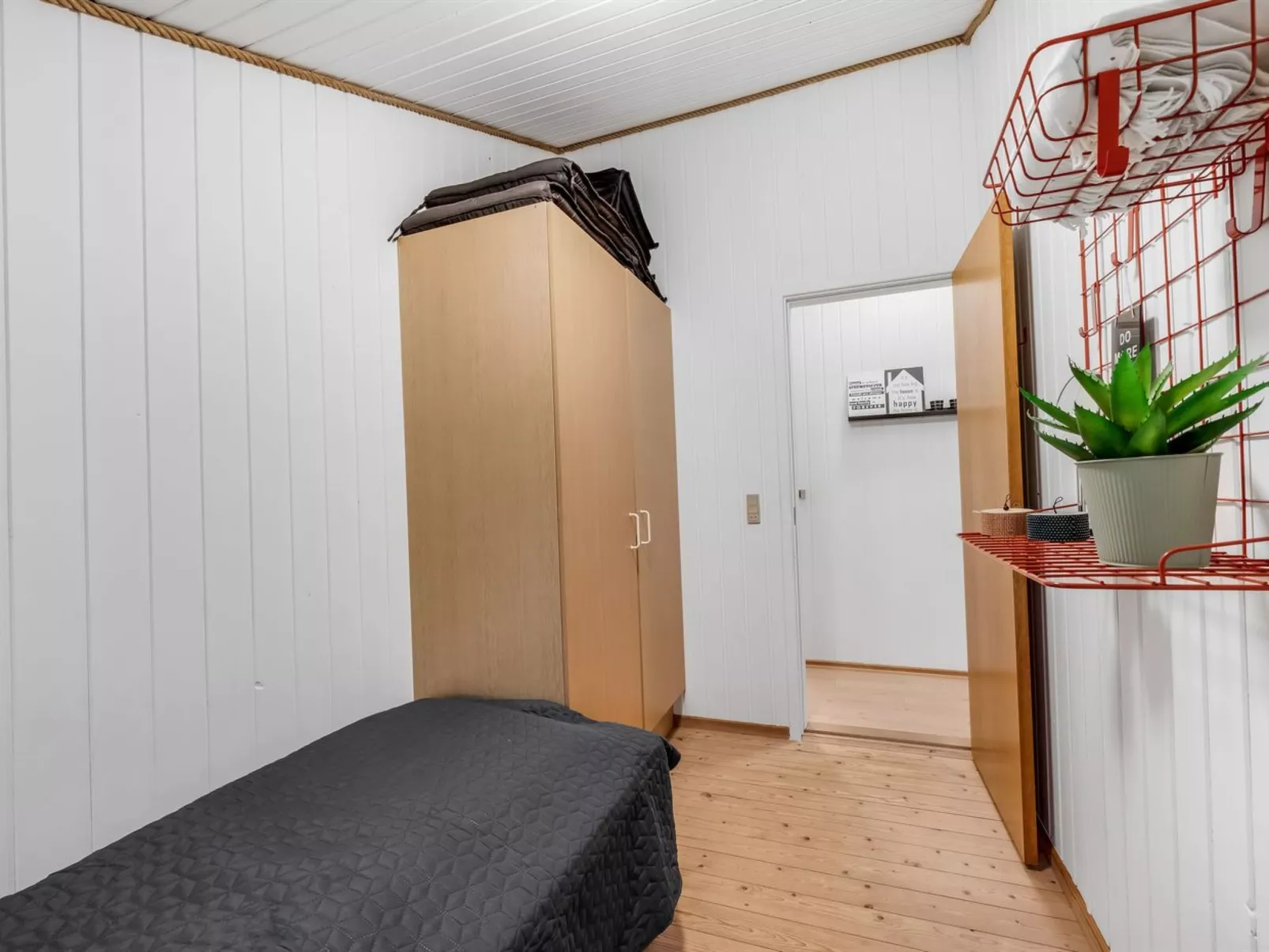 "Veera" -  from the sea-Binnen