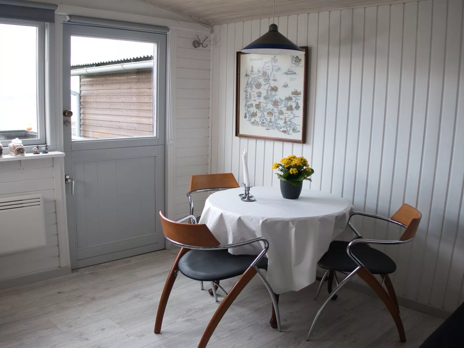 "Hilde" - 75m from the sea-Binnen