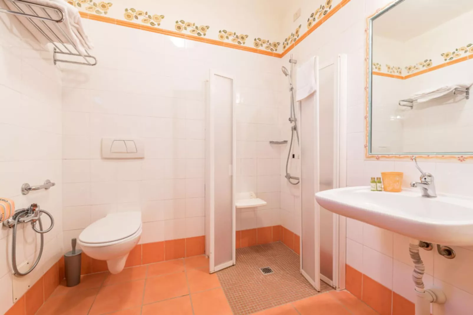 Residence Antico Casale // TWO ROOM App 4PAX B4-Badkamer