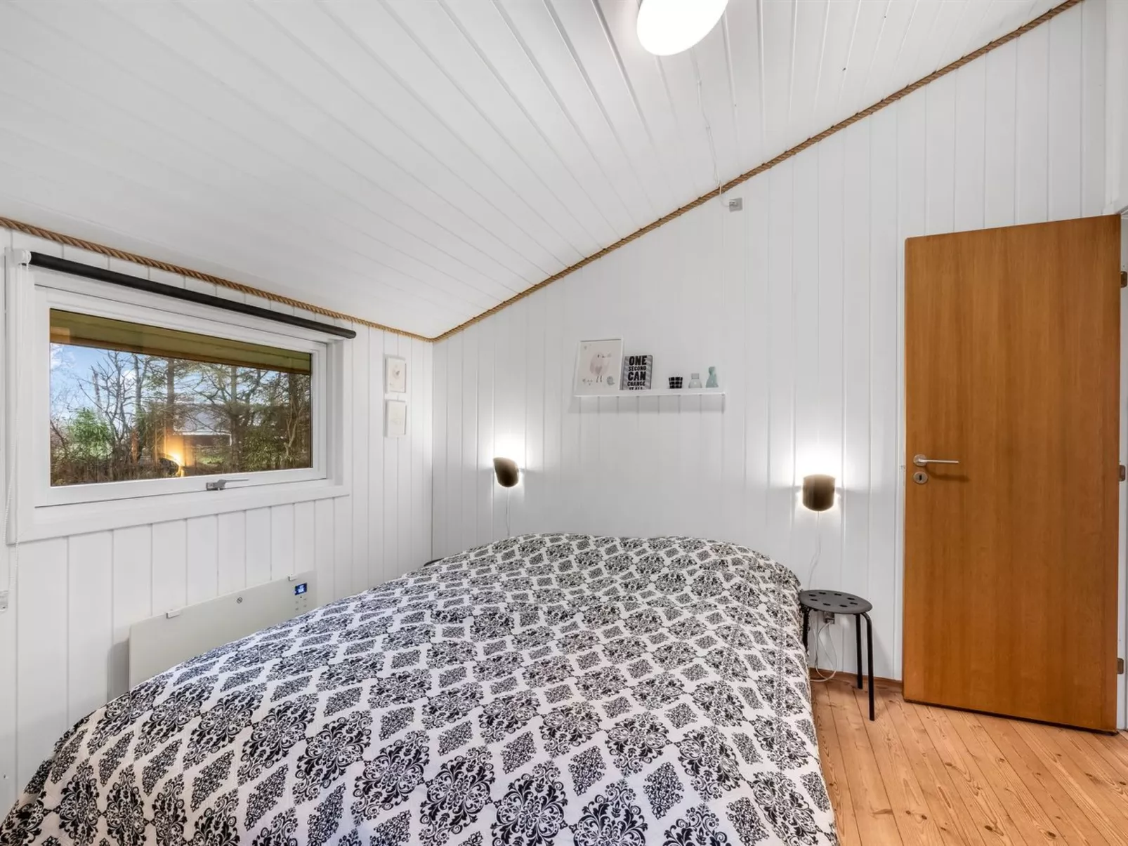 "Veera" -  from the sea-Binnen