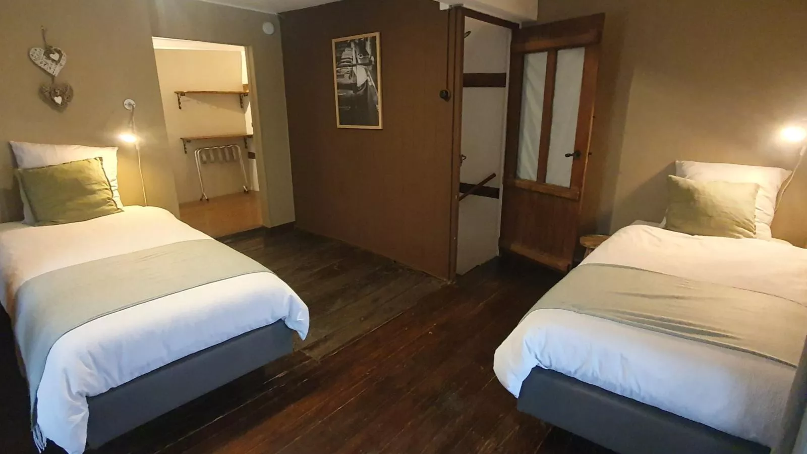 Les Pierris near F1 circuit-Slaapkamer