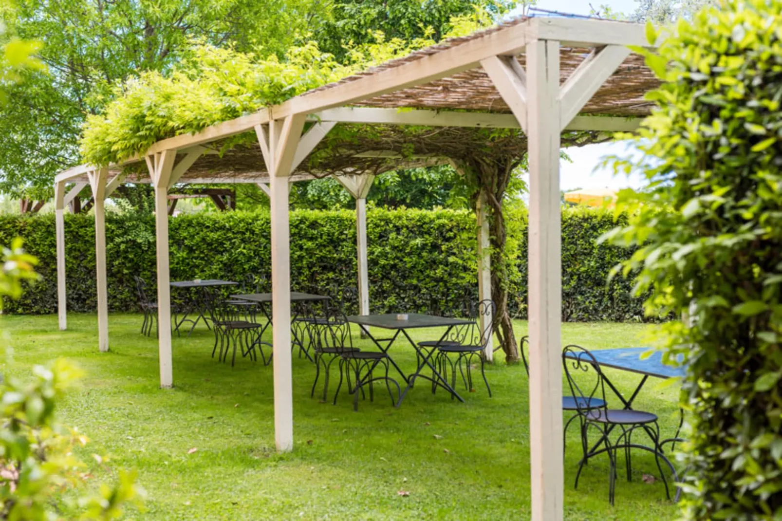 Residence Antico Casale // TWO ROOM App 4PAX B4-Tuinen zomer