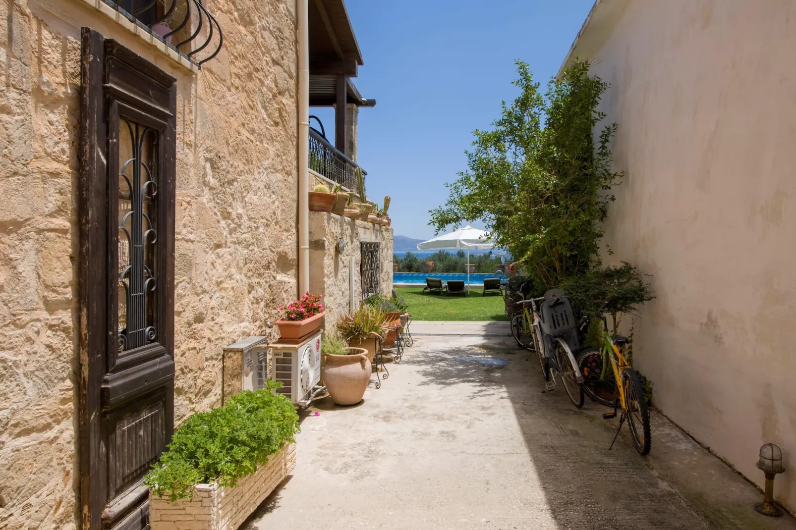 Villa Arhontariki 6prs-Tuinen zomer