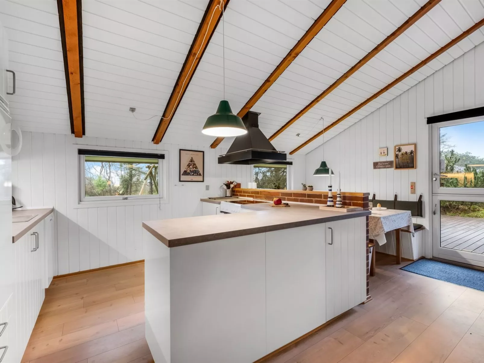 "Veera" -  from the sea-Binnen