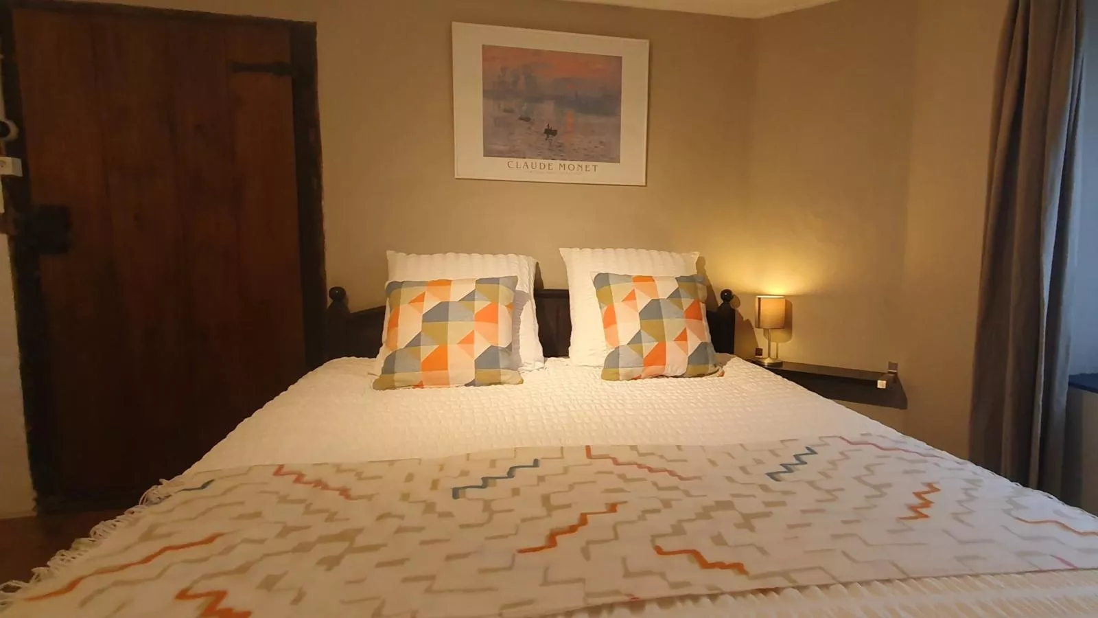 Les Pierris near F1 circuit-Slaapkamer