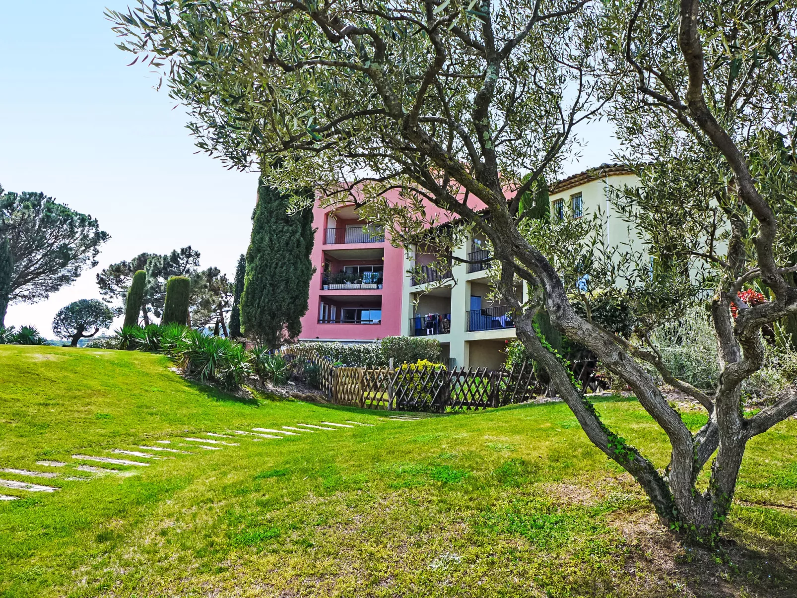 Le Golf de Roquebrune-Buiten