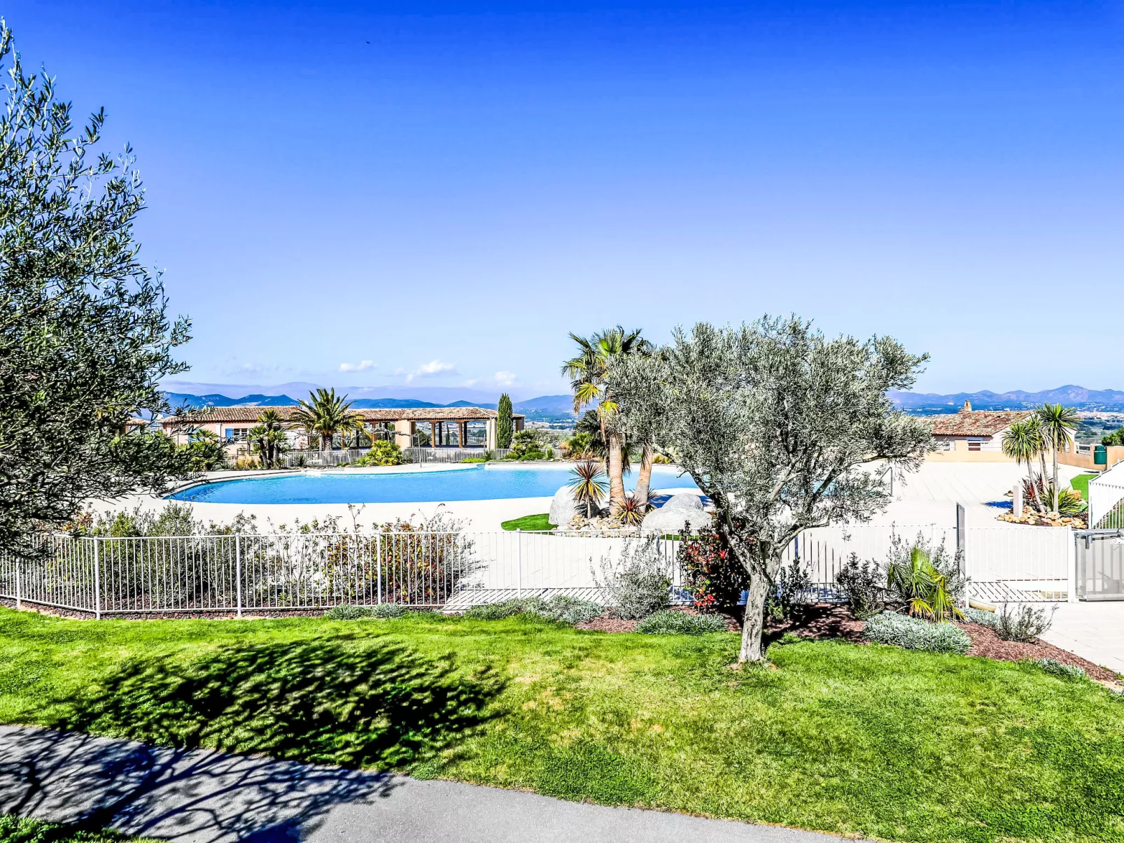 Le Golf de Roquebrune-Buiten