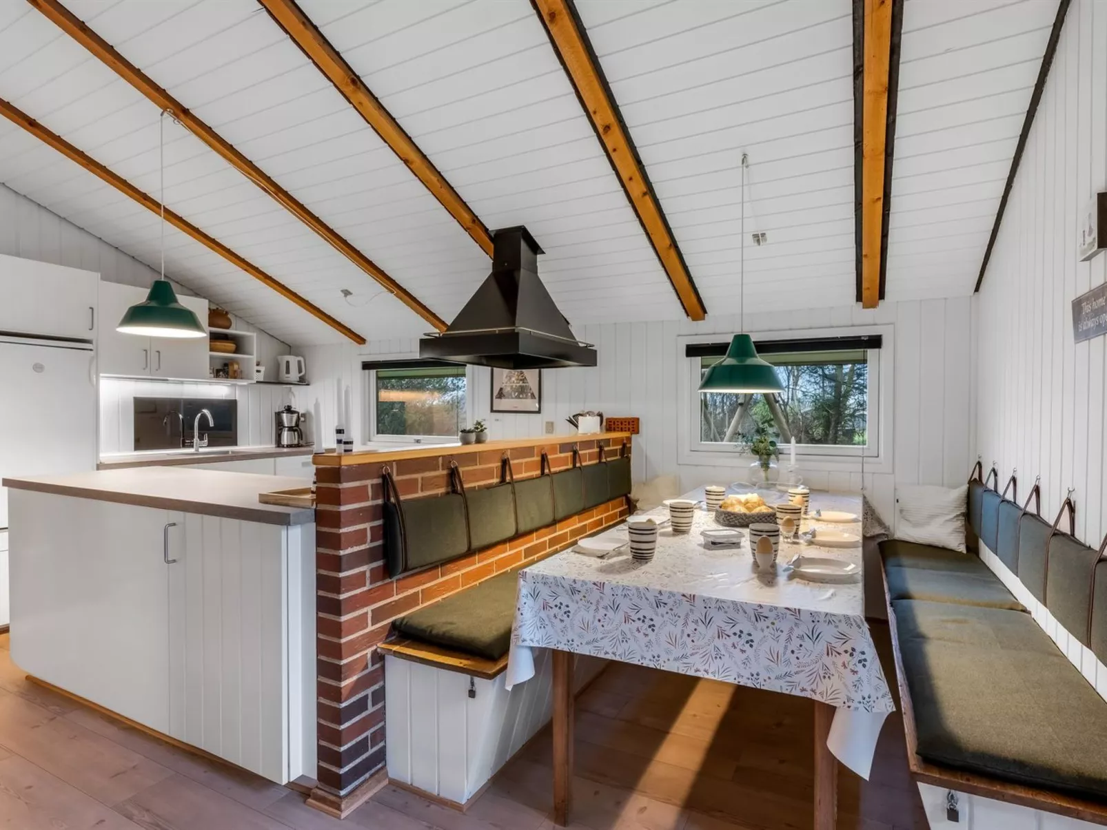 "Veera" -  from the sea-Binnen