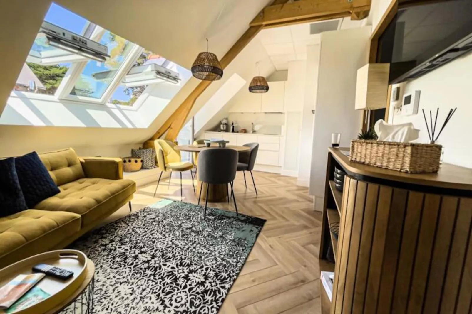 Maison R&eacute;gent & Spa - Un Balcon Sur La Mer