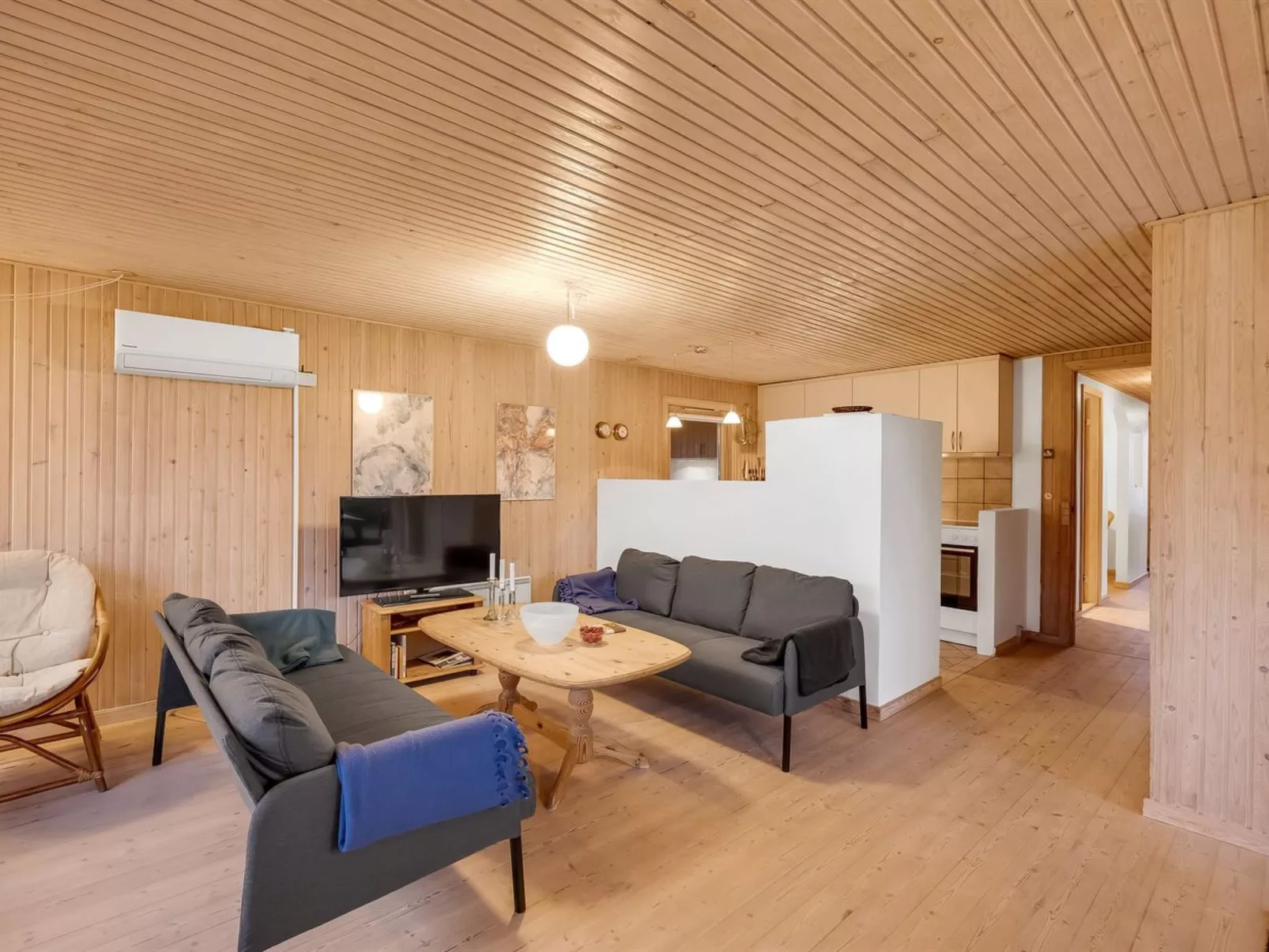 "Gidske" - 1.1km from the sea