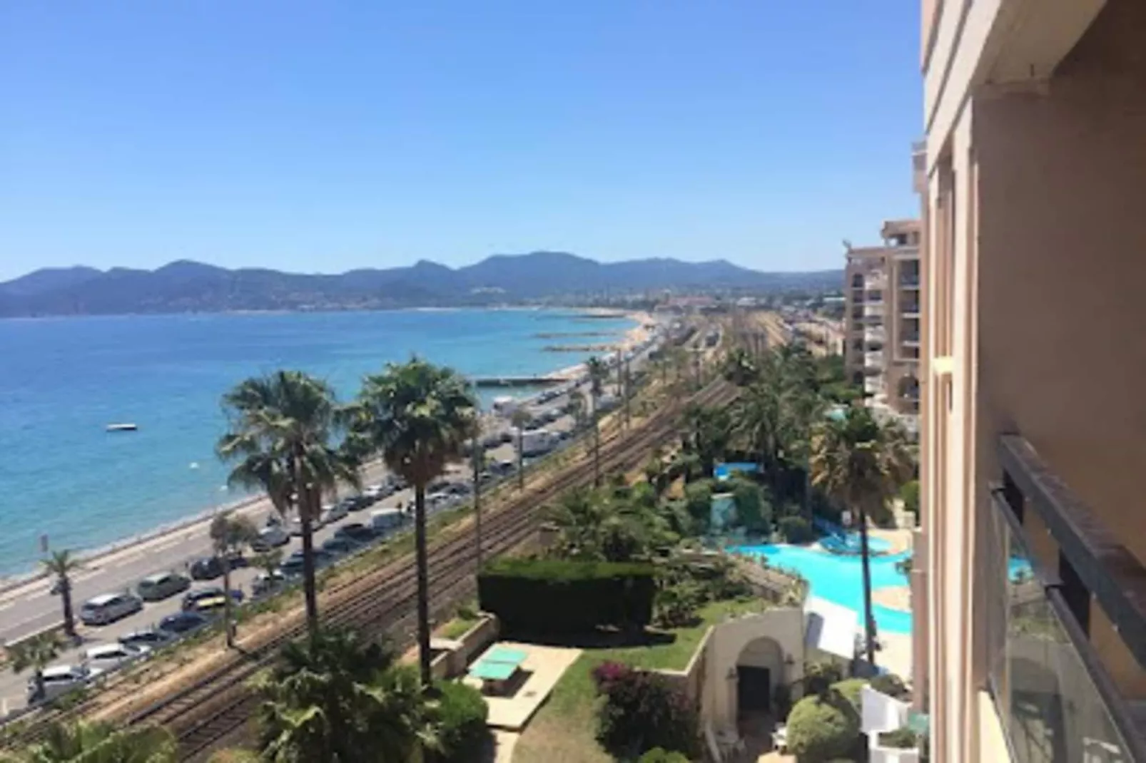 Résidence Bnb Renting Beau  2 Pi&egrave;ces Dans Un Immeuble Neuf Avec Piscine Avec Parking