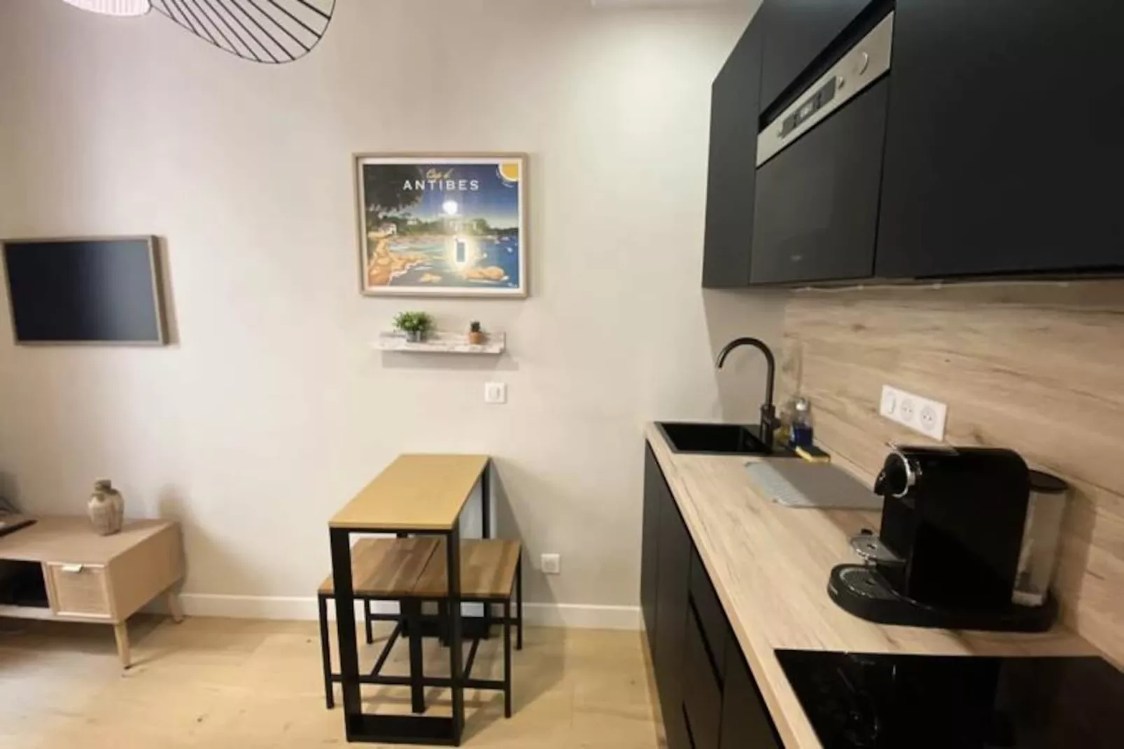 06ck : Studio Cosy Au Coeur Du Vieil Antibes