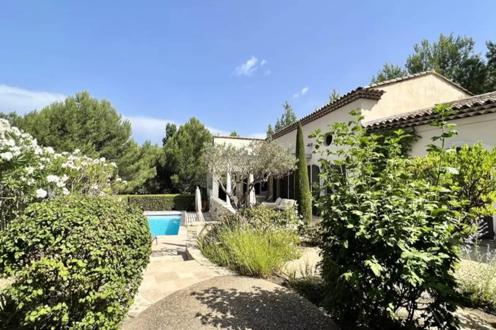 Maison Marie, Authenticit&eacute; Sur Le Golf De Pont Royal