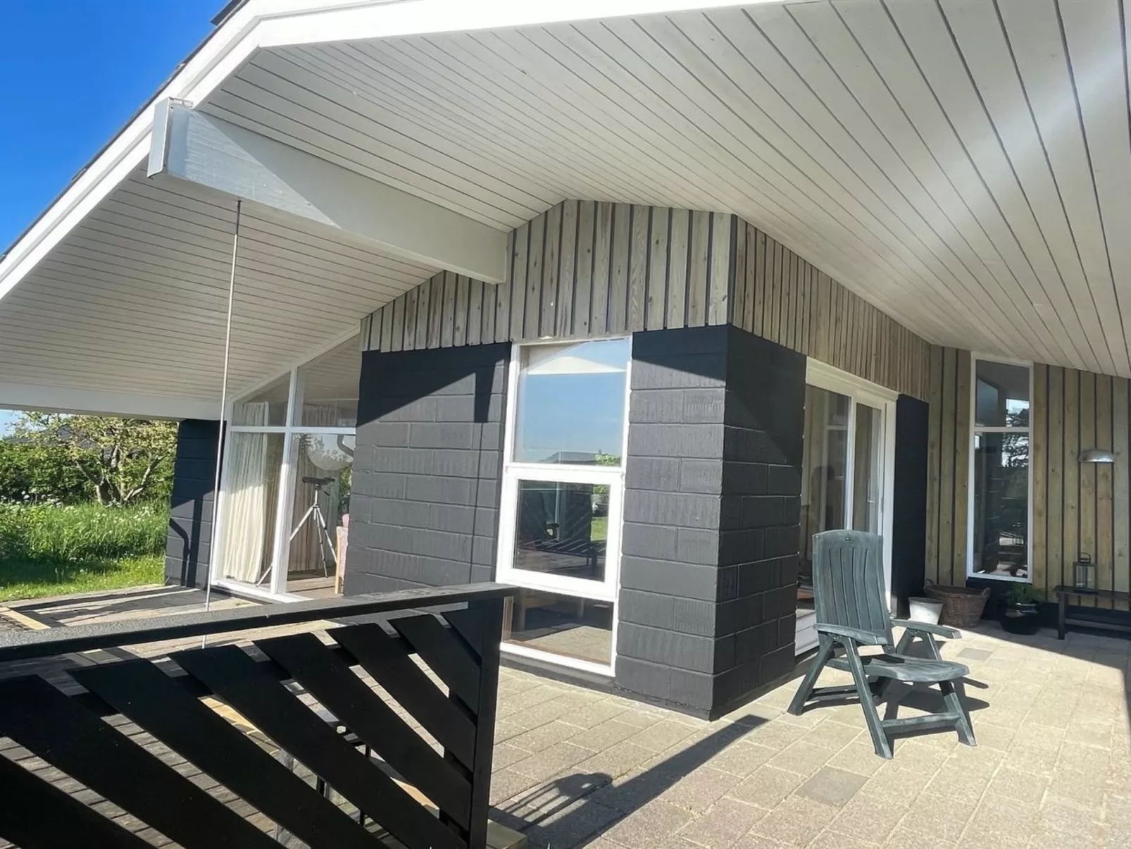 "Hansen" - 600m from the sea