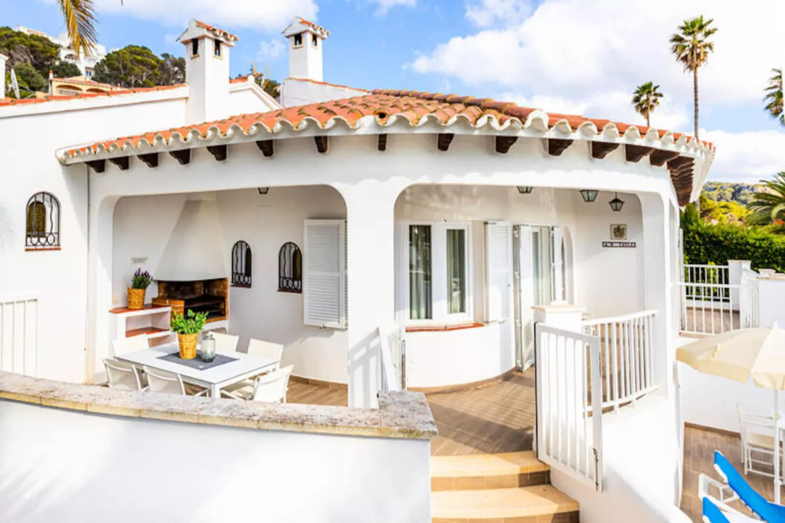 Maison à Son Bou-Image-tags.