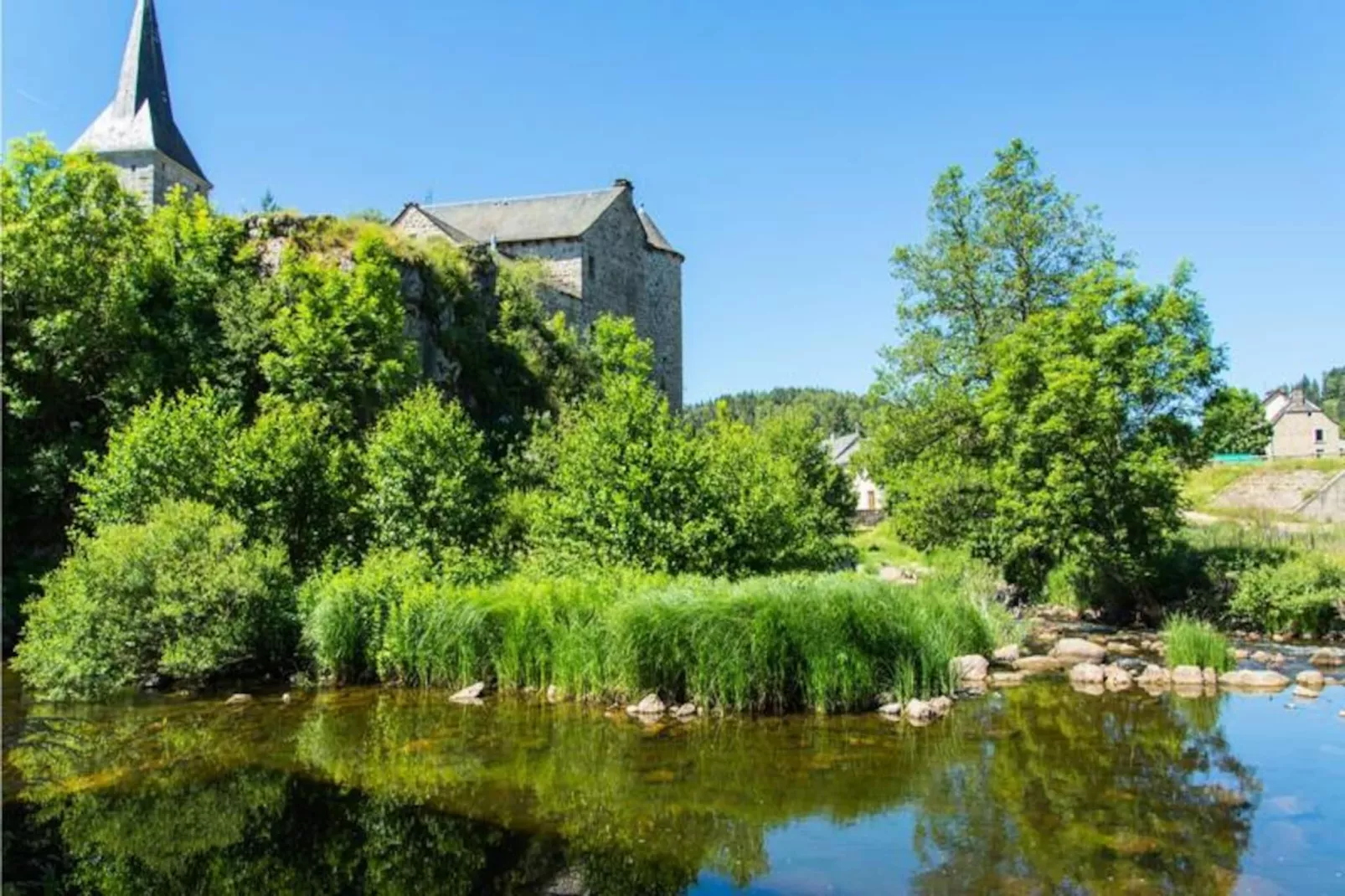 Studio à Saint Juery-Image-tags.