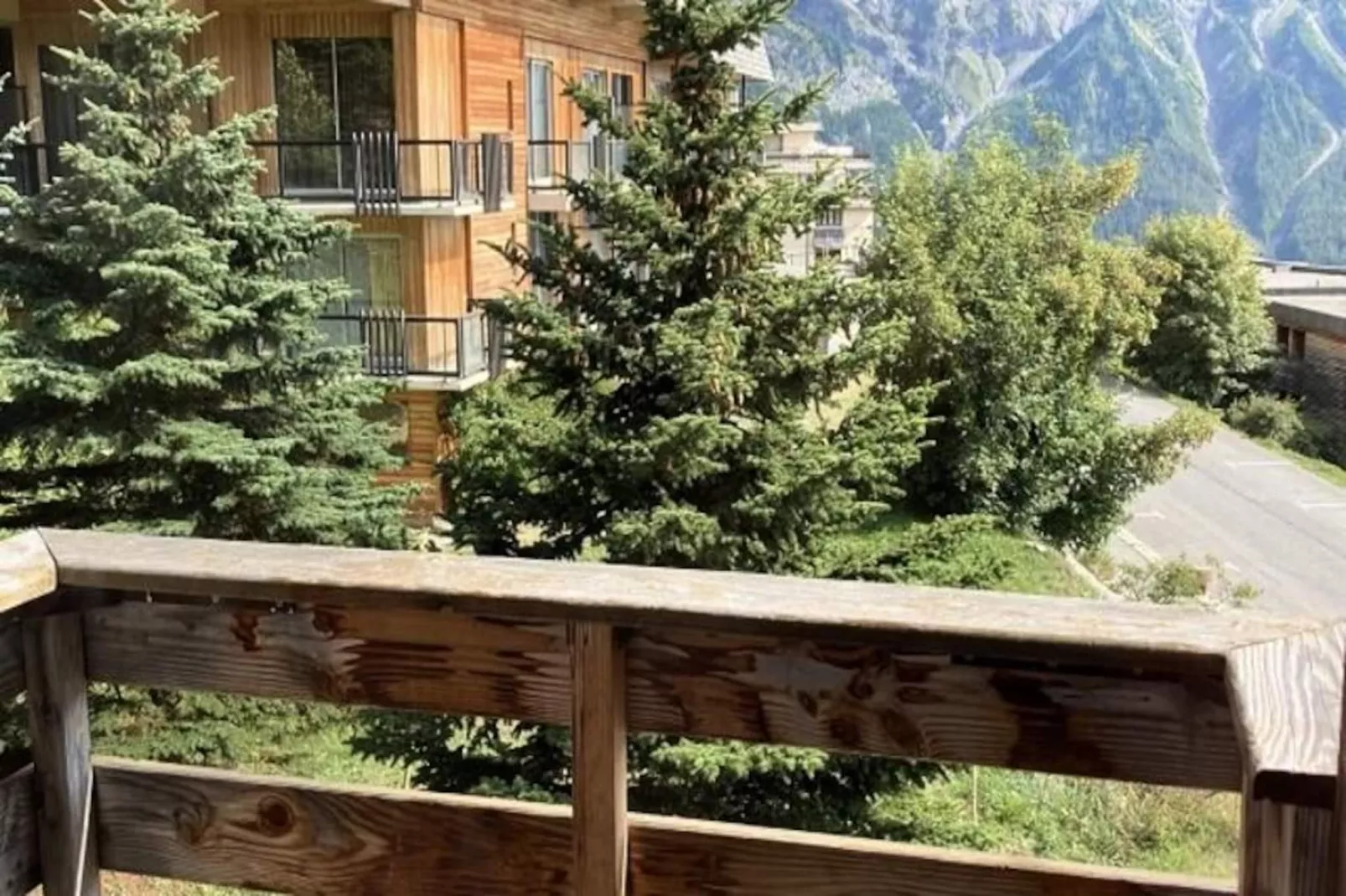 Résidence Rond-point-pistes I-Image-tags.