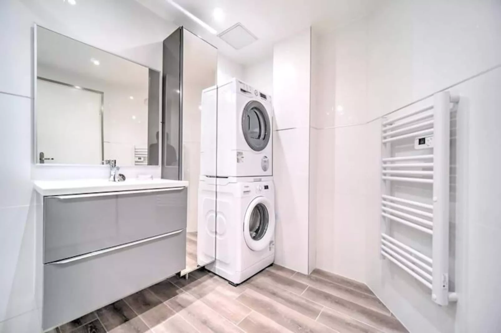 4 Pi&egrave;ces - Moderne Lumineux Croisette 1 Mn, Coeur De Cannes Olam Properties-Image-tags.