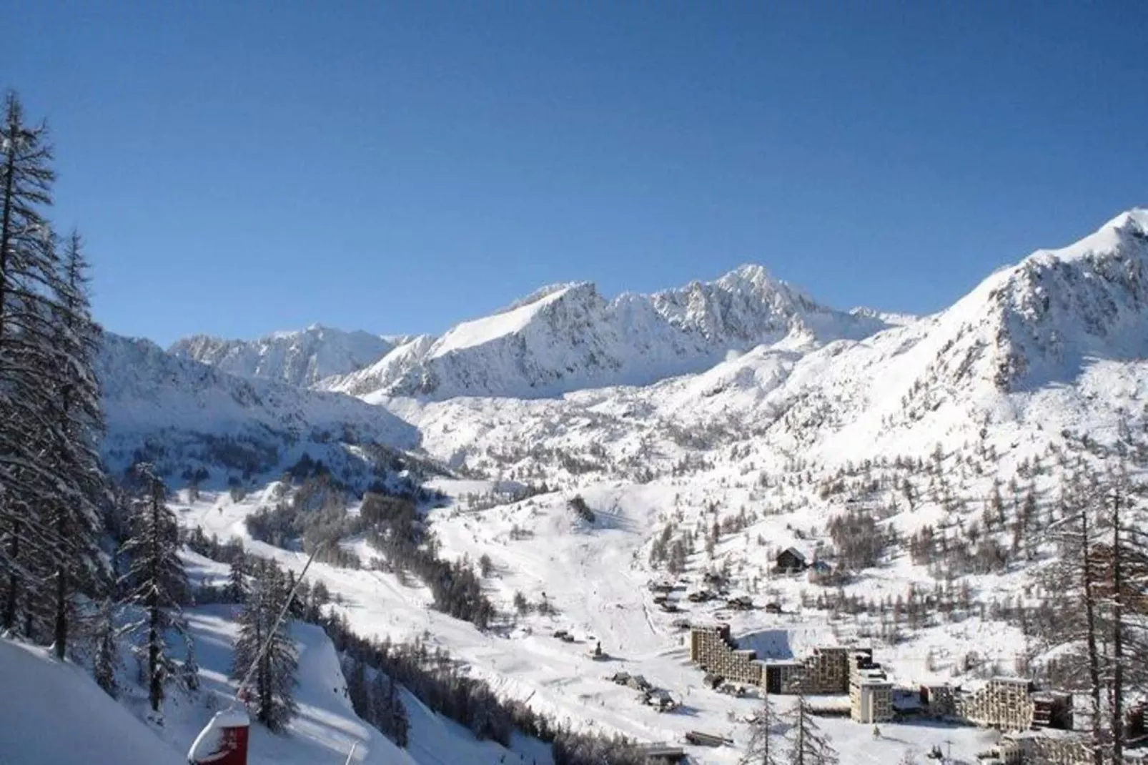 Résidence Malinvern C15-Buitenkant zomer