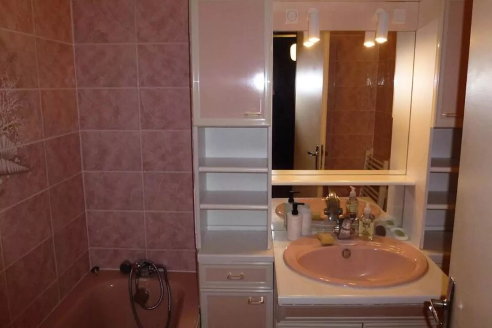 Résidence Pelevos G9-Badkamer