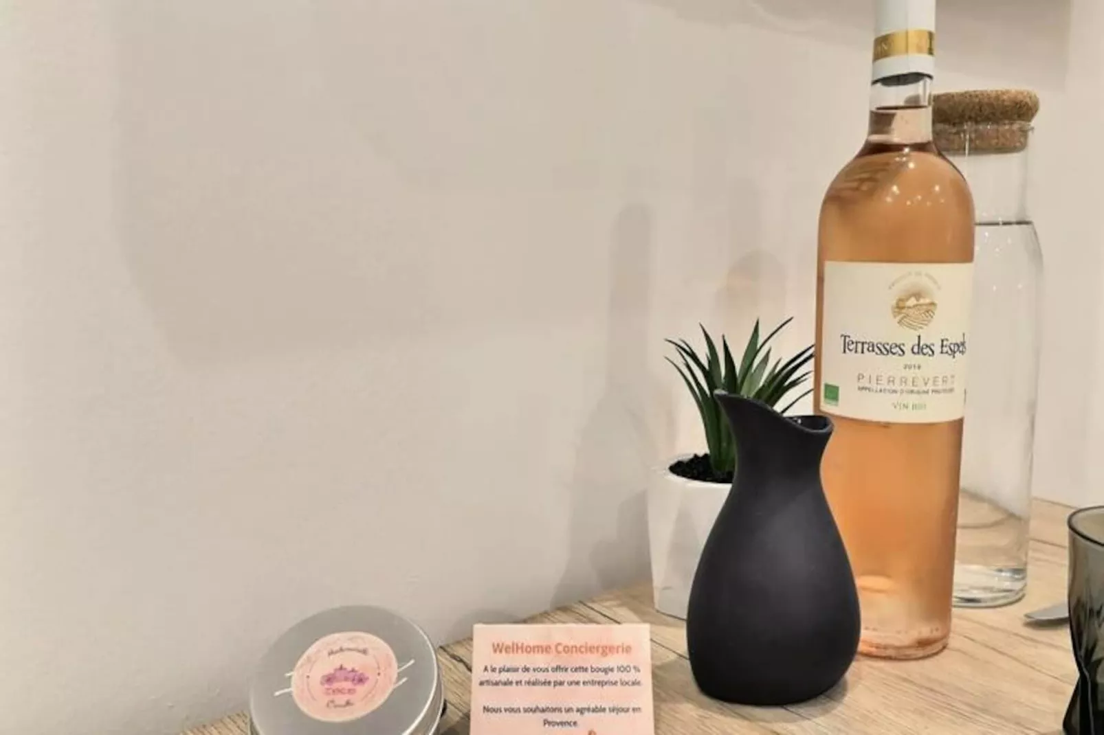 La Parenth&egrave;se Aixoise - 3 &eacute;toiles - Parking-Image-tags.