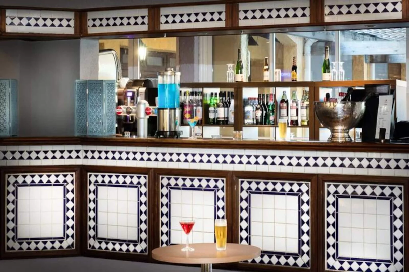 SOWELL Family Les Amandiers****-Image-tags.