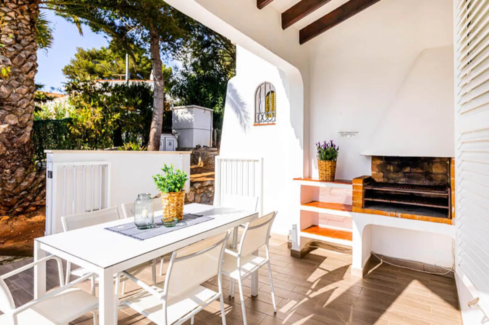 Maison à Son Bou-Image-tags.