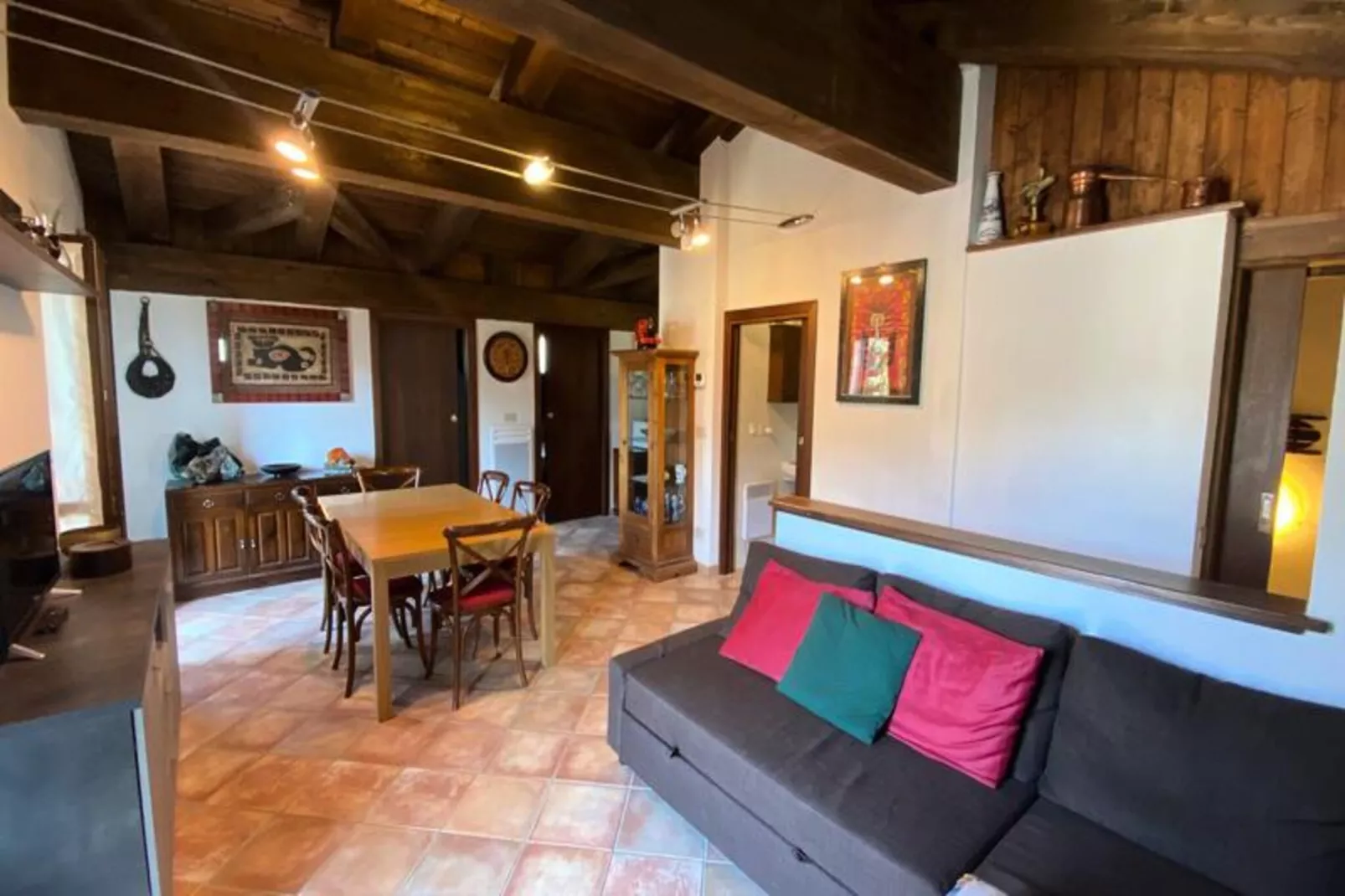 Chalet Carlines-Image-tags.